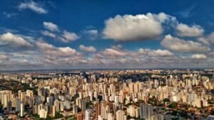 imirim vista do alto com seus predios e casas